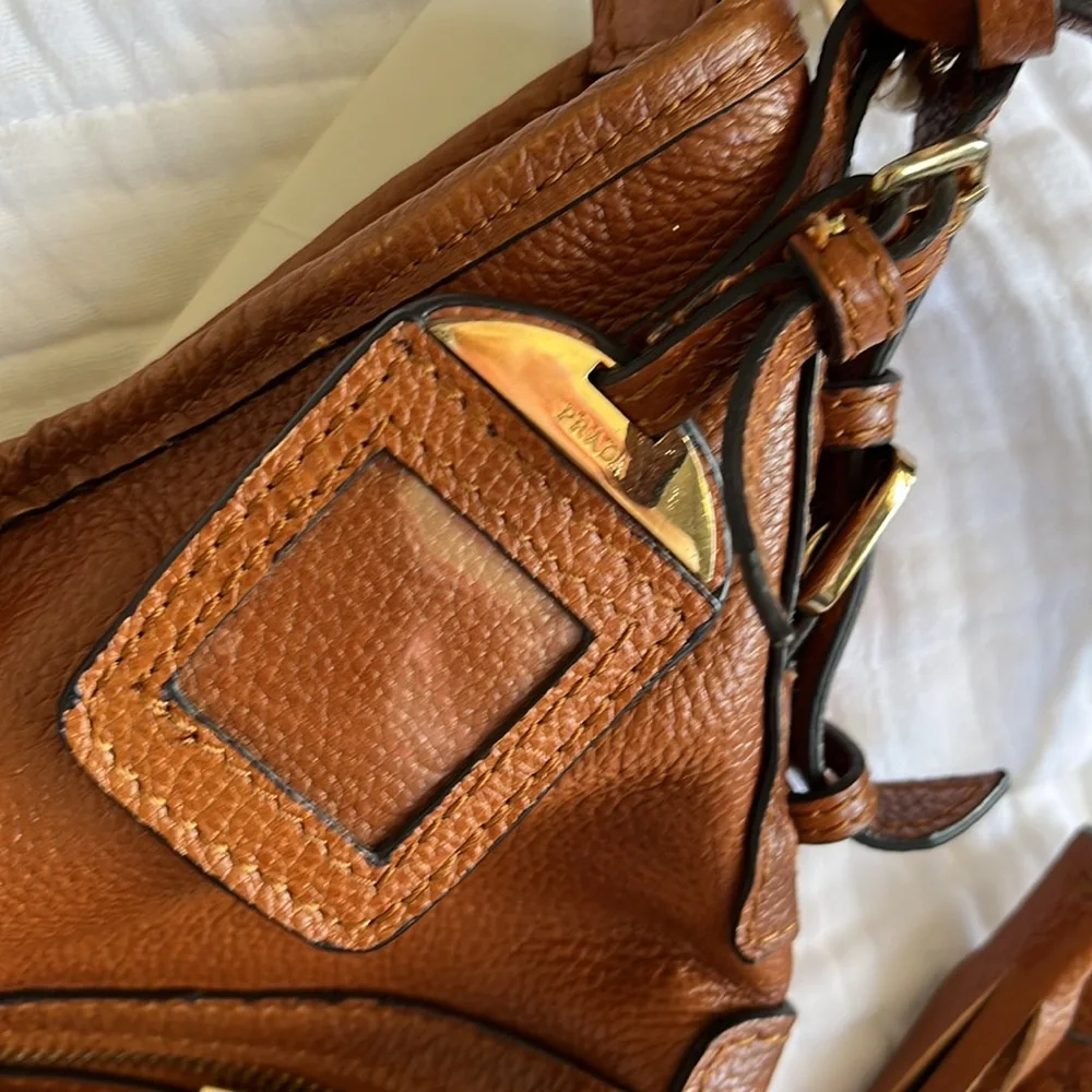 Authentic Prada very large leather vintage bag. - Picture 4 of 16